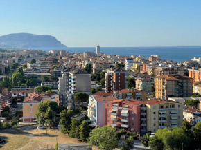 Appartamento vista mare e Conero appena ristrutturato